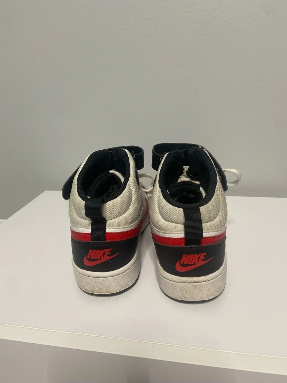 Nike Boys Big Kid Court Borough Mid 2 Sneakers, Size : 6Y